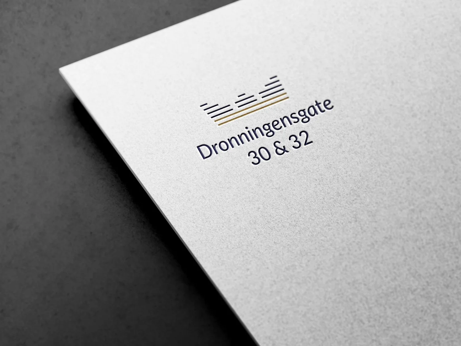 Logo — Dronningens gate 30 & 32