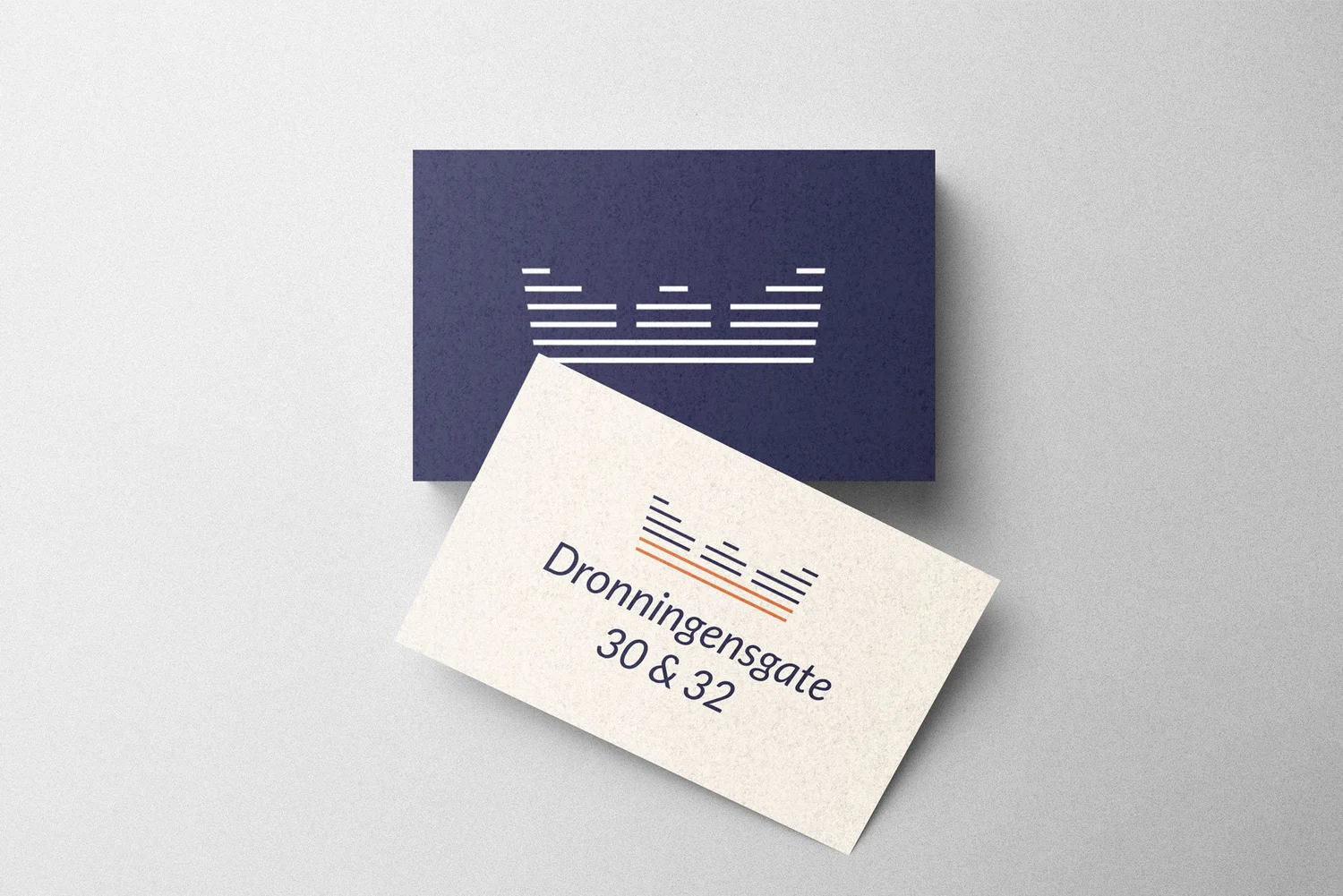 Logo — Dronningens gate 30 & 32